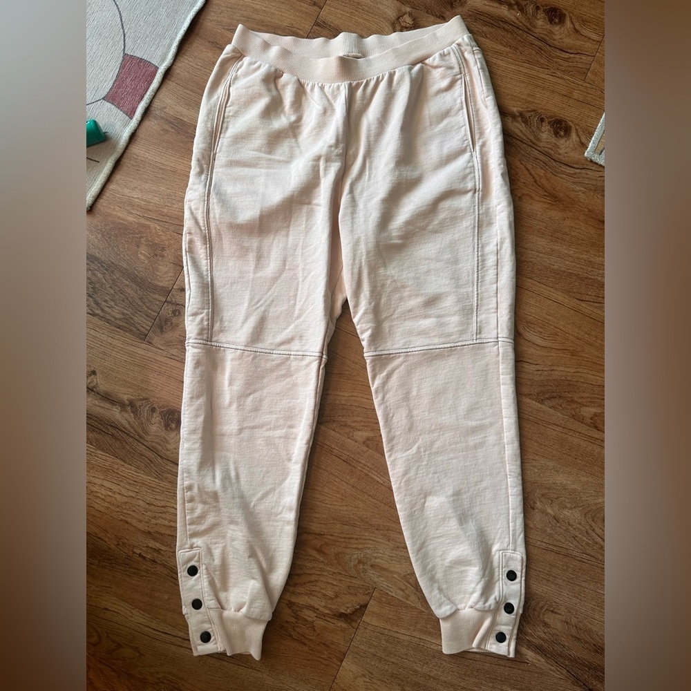 Soft Surroundings Take Time Jogger Sweatpants. Size Large. Light Salmon/Peach.